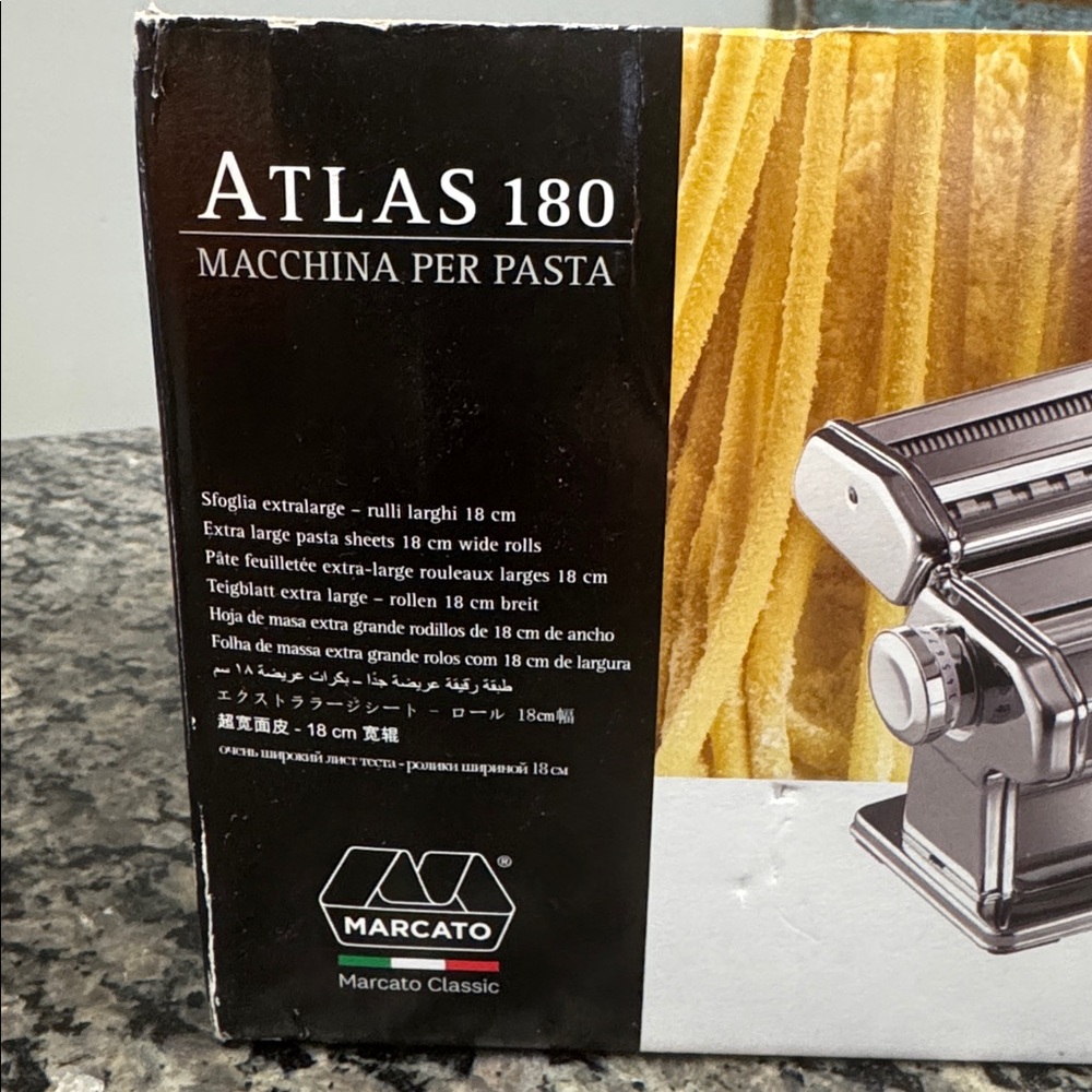 Marcato Atlas 180 Pasta Maker with cutter and hand crank NWT - Picture 2 of 11